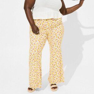 Torrid - Festi Super Soft Slub Flare Leg Pant in Floral - Multi​​​​​​​​​